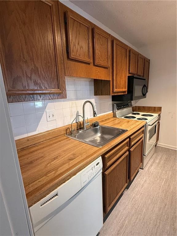 1 bedroom, 1 bathroom, 884 sq ft condominium for rent at 1300 Branch Drive, Tucker, GA 30084 for $1,400 a month — photo 6