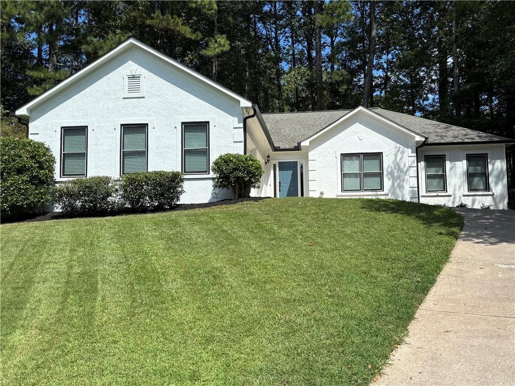 3 bedroom, 2 bathroom, 1,796 sq ft single family residence under contract at 519 Philadelphia Lane, Woodstock, GA 30189