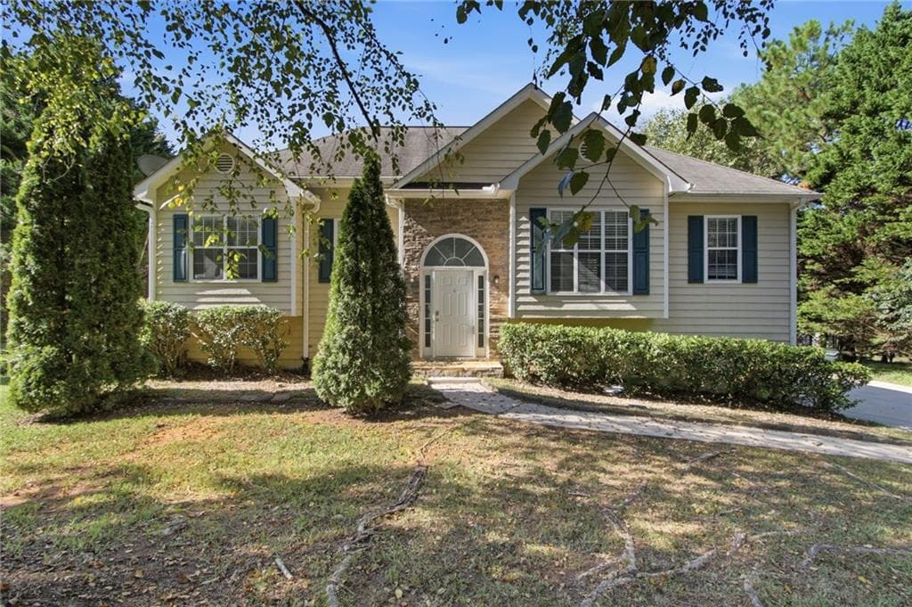 4 bedroom, 3 bathroom, 2,059 sq ft single family residence under contract at 6845 Sarah Drive, Cumming, GA 30041
