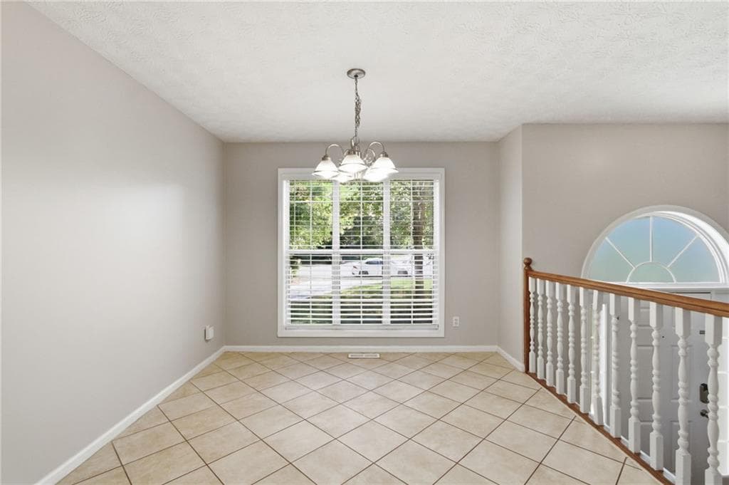 4 bedroom, 3 bathroom, 2,059 sq ft single family residence under contract at 6845 Sarah Drive, Cumming, GA 30041 — photo 9