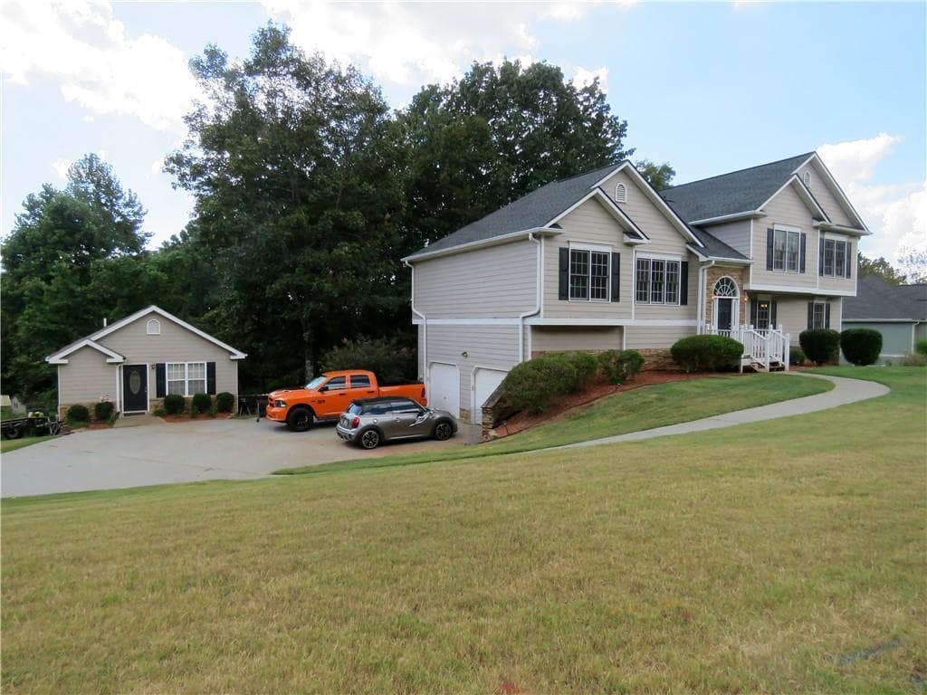 5 bedroom, 4 bathroom, 3,124 sq ft single family residence for sale at 102 Chestnut Hill Drive, Canton, GA 30114 — photo 2