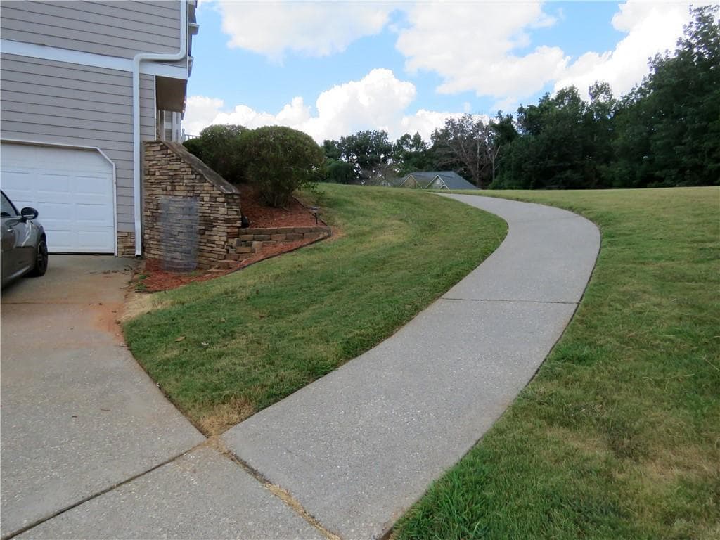 5 bedroom, 4 bathroom, 3,124 sq ft single family residence for sale at 102 Chestnut Hill Drive, Canton, GA 30114 — photo 9