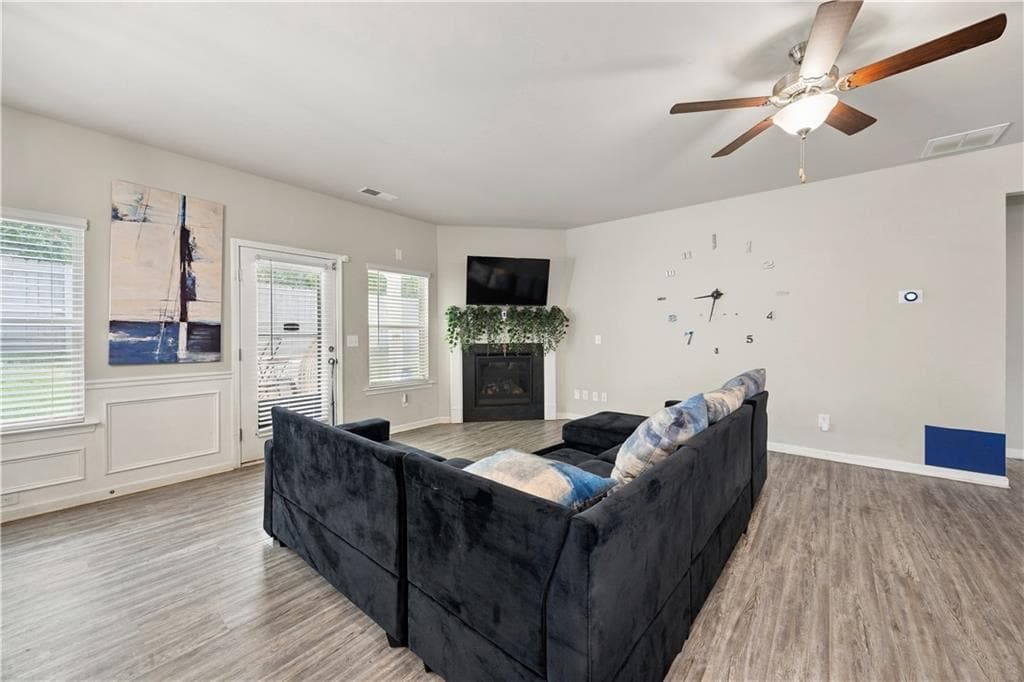 3 bedroom, 2 bathroom, 1,796 sq ft single family residence for sale at 1404 Beckett Drive, Hampton, GA 30228 — photo 7