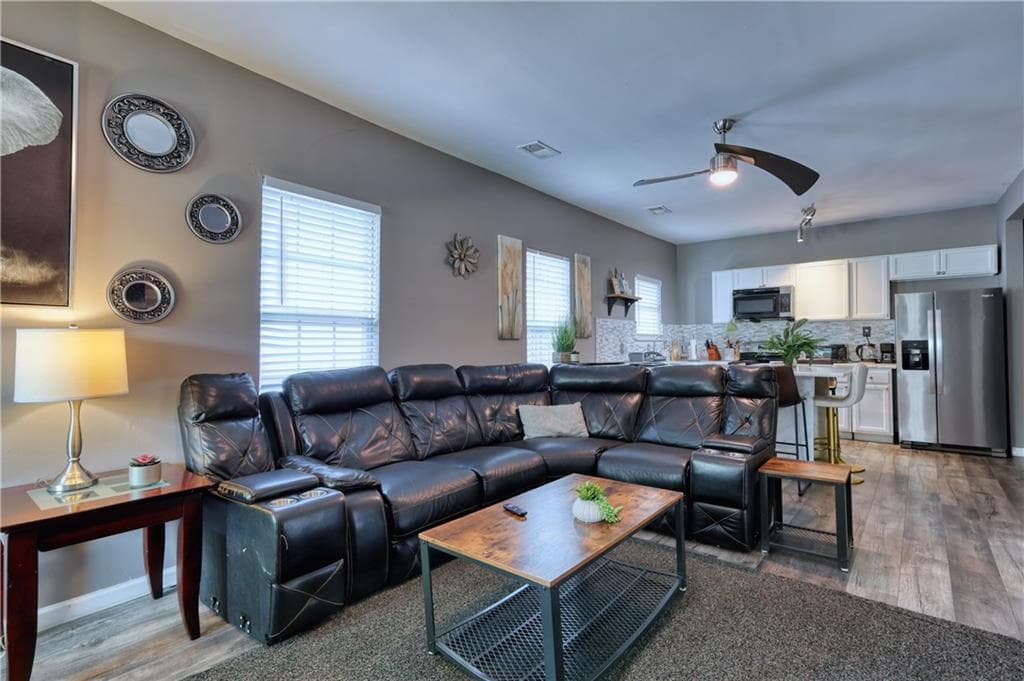 3 bedroom, 2 bathroom, 1,152 sq ft single family residence for sale at 1042 Parsons Street, Atlanta, GA 30314 — photo 5