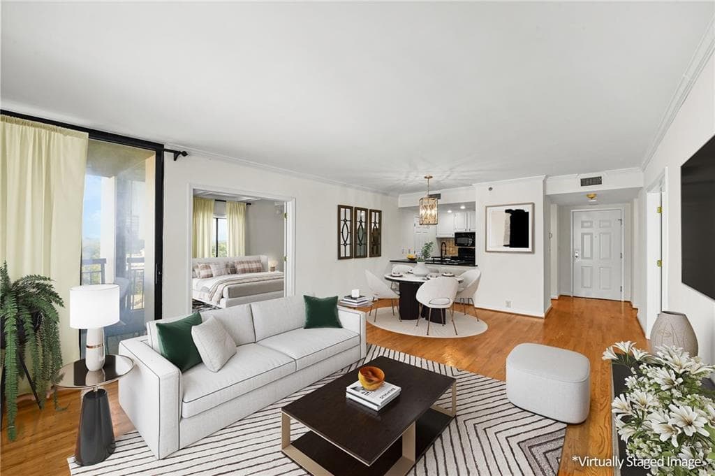 2 bedroom, 2 bathroom, 1,265 sq ft condominium for sale at 3481 Lakeside Drive 2207, Atlanta, GA 30326 — photo 8