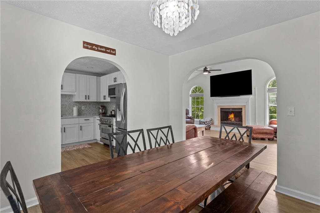 5 bedroom, 3 bathroom, 2,452 sq ft single family residence for sale at 2608 Abbotts Glen Drive, Acworth, GA 30101 — photo 9