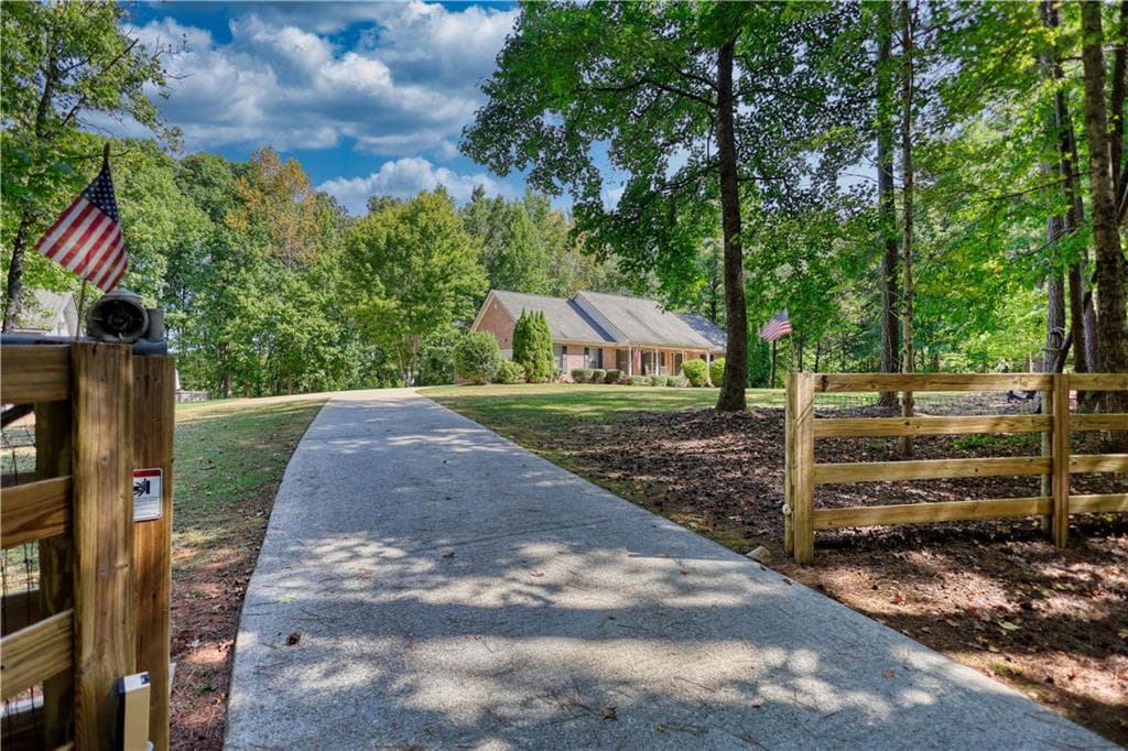 4 bedroom, 4 bathroom, 2,147 sq ft single family residence for sale at 336 Channing Cope Road, Covington, GA 30016 — photo 2