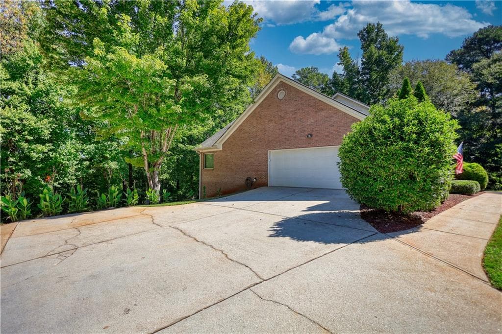 4 bedroom, 4 bathroom, 2,147 sq ft single family residence for sale at 336 Channing Cope Road, Covington, GA 30016 — photo 4