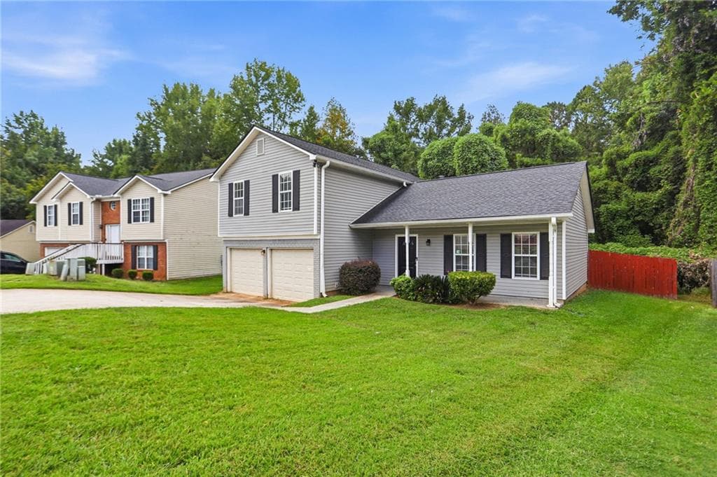 3 bedroom, 3 bathroom, 1,713 sq ft single family residence under contract at 2201 Clayton Ridge, Lithonia, GA 30058 — photo 3