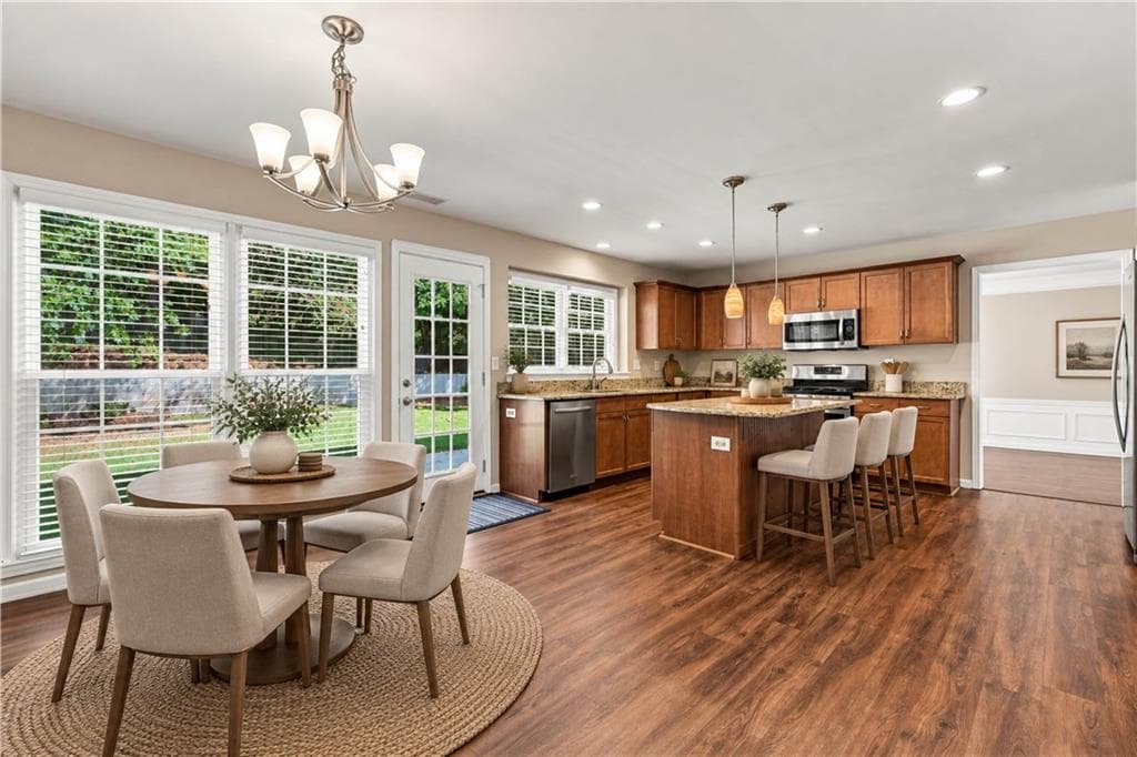 5 bedroom, 3 bathroom, 3,298 sq ft single family residence under contract at 1105 Olivine Drive, Johns Creek, GA 30022 — photo 4
