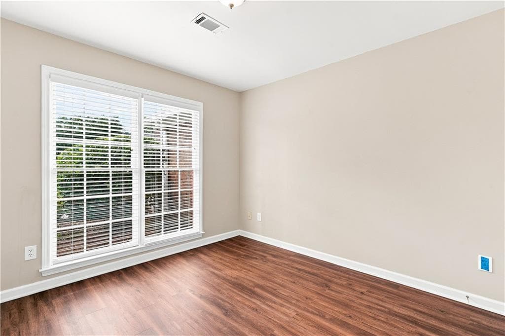 5 bedroom, 3 bathroom, 3,298 sq ft single family residence under contract at 1105 Olivine Drive, Johns Creek, GA 30022 — photo 8