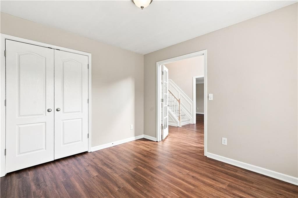 5 bedroom, 3 bathroom, 3,298 sq ft single family residence under contract at 1105 Olivine Drive, Johns Creek, GA 30022 — photo 9