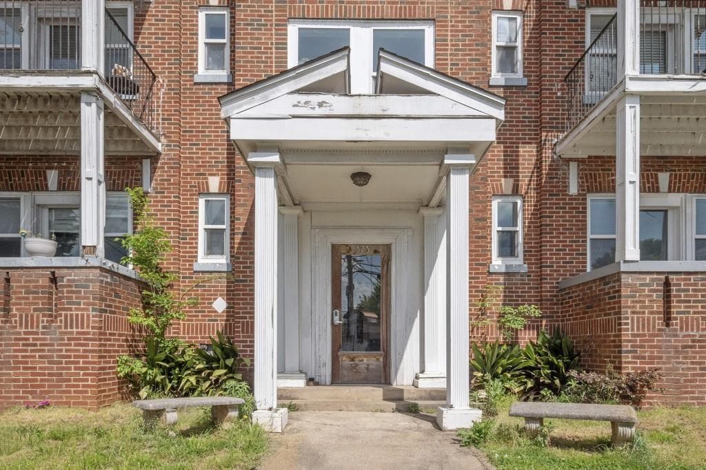 1 bedroom, 1 bathroom, 561 sq ft condominium for sale at 373 Moreland Avenue 307, Atlanta, GA 30307