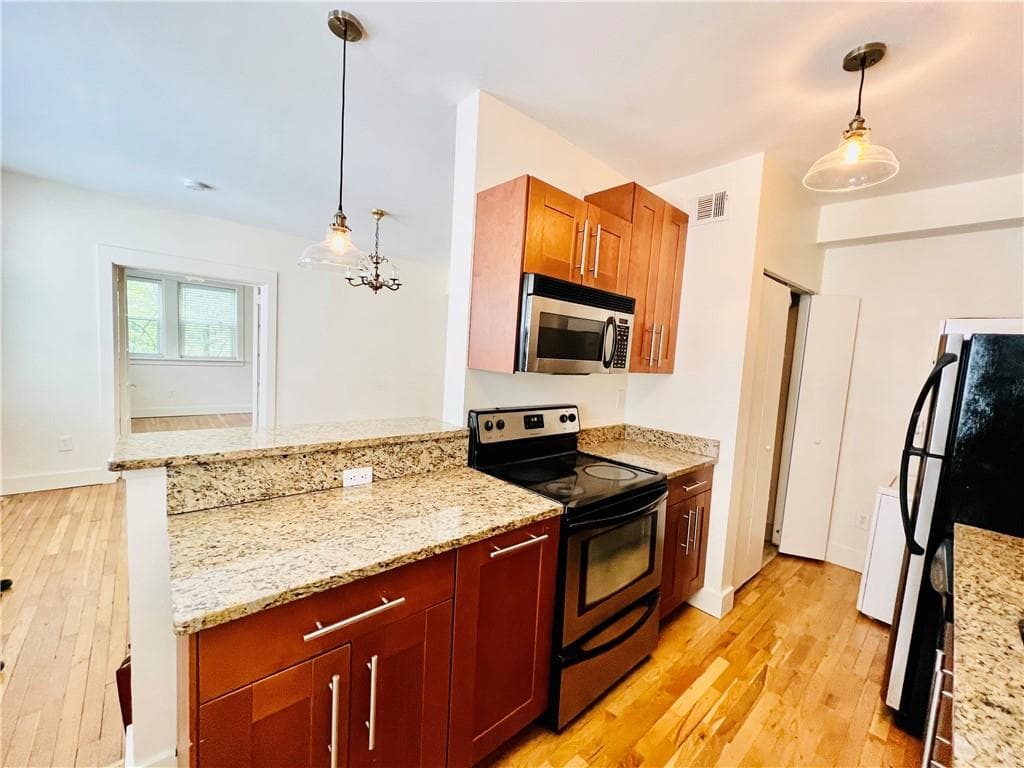 1 bedroom, 1 bathroom, 561 sq ft condominium for sale at 373 Moreland Avenue 307, Atlanta, GA 30307 — photo 4