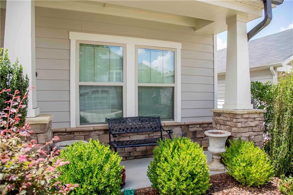 5 bedroom, 4 bathroom, 2,867 sq ft single family residence for sale at 622 Shadow Moss Avenue, Canton, GA 30115 — photo 4