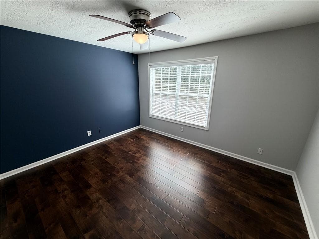 2 bedroom, 2 bathroom, 1,017 sq ft condominium for sale at 2090 River Heights Walk, Marietta, GA 30067 — photo 2