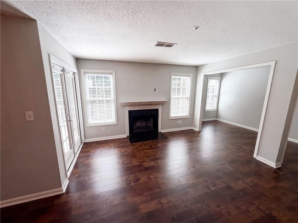 2 bedroom, 2 bathroom, 1,017 sq ft condominium for sale at 2090 River Heights Walk, Marietta, GA 30067 — photo 6