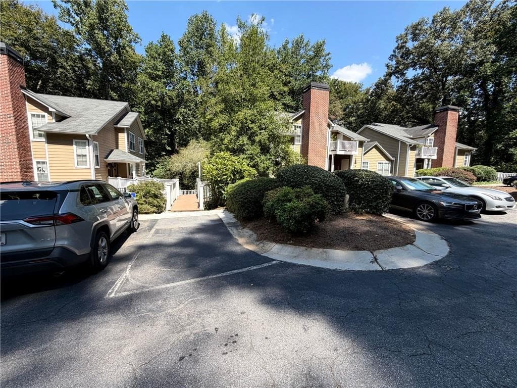 2 bedroom, 2 bathroom, 1,017 sq ft condominium for sale at 2090 River Heights Walk, Marietta, GA 30067 — photo 9