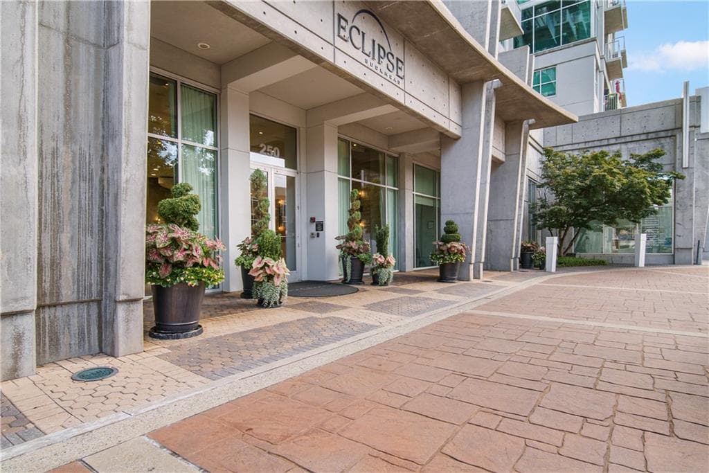 1 bedroom, 1 bathroom, 779 sq ft condominium for rent at 250 Pharr Road 412, Atlanta, GA 30305 for $2,150 a month — photo 2