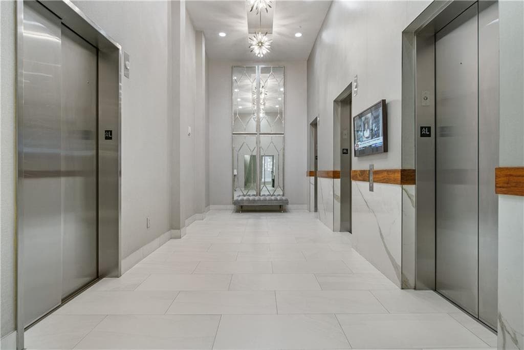 1 bedroom, 1 bathroom, 779 sq ft condominium for rent at 250 Pharr Road 412, Atlanta, GA 30305 for $2,150 a month — photo 5