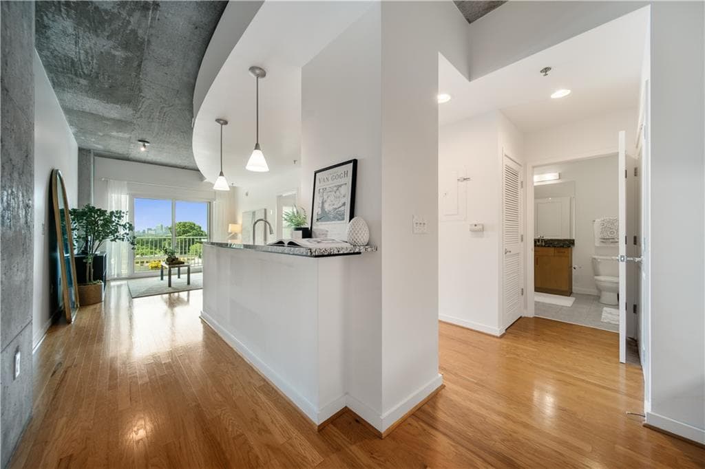 1 bedroom, 1 bathroom, 779 sq ft condominium for rent at 250 Pharr Road 412, Atlanta, GA 30305 for $2,150 a month — photo 6