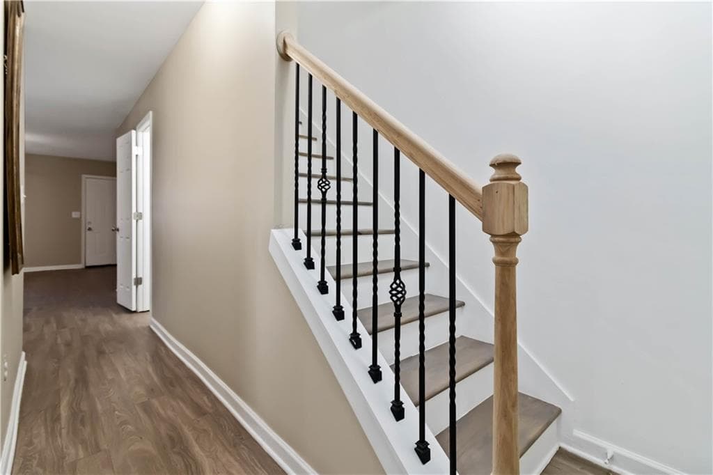 2 bedroom, 2 bathroom, 1,146 sq ft condominium for sale at 2340 Beaver Ruin Road 16, Norcross, GA 30071 — photo 4