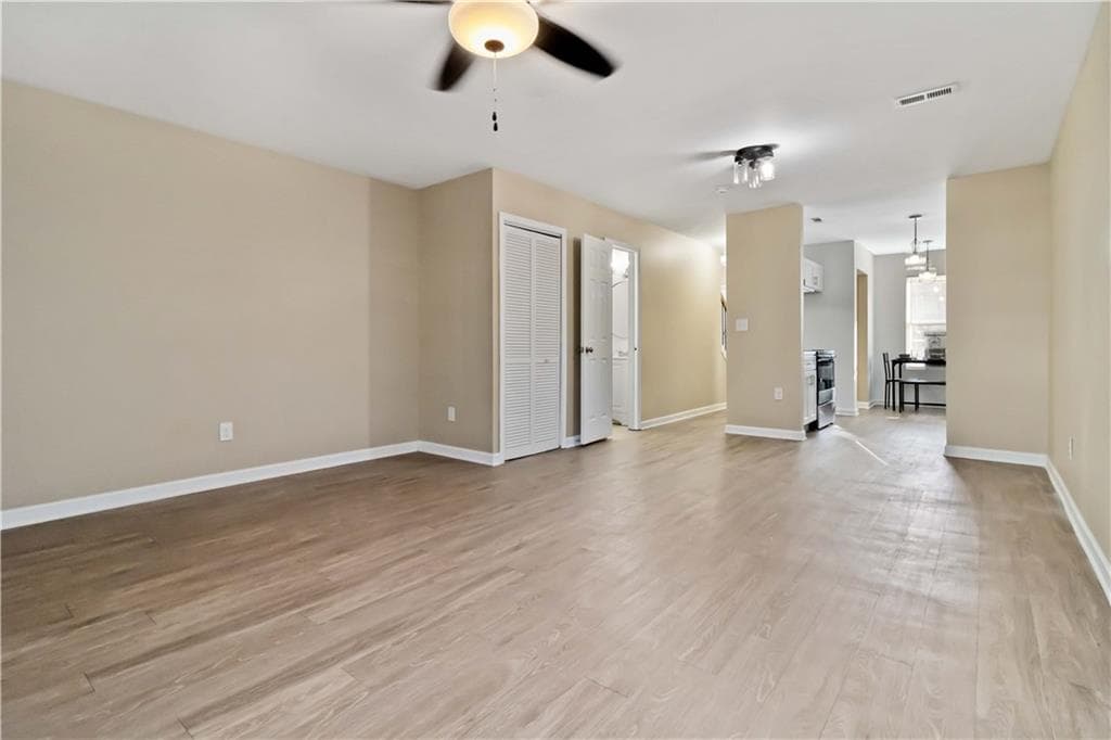 2 bedroom, 2 bathroom, 1,146 sq ft condominium for sale at 2340 Beaver Ruin Road 16, Norcross, GA 30071 — photo 5