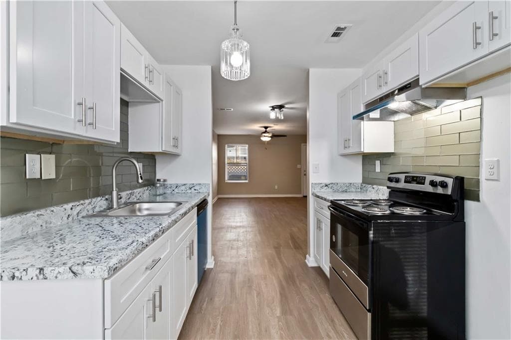 2 bedroom, 2 bathroom, 1,146 sq ft condominium for sale at 2340 Beaver Ruin Road 16, Norcross, GA 30071 — photo 10