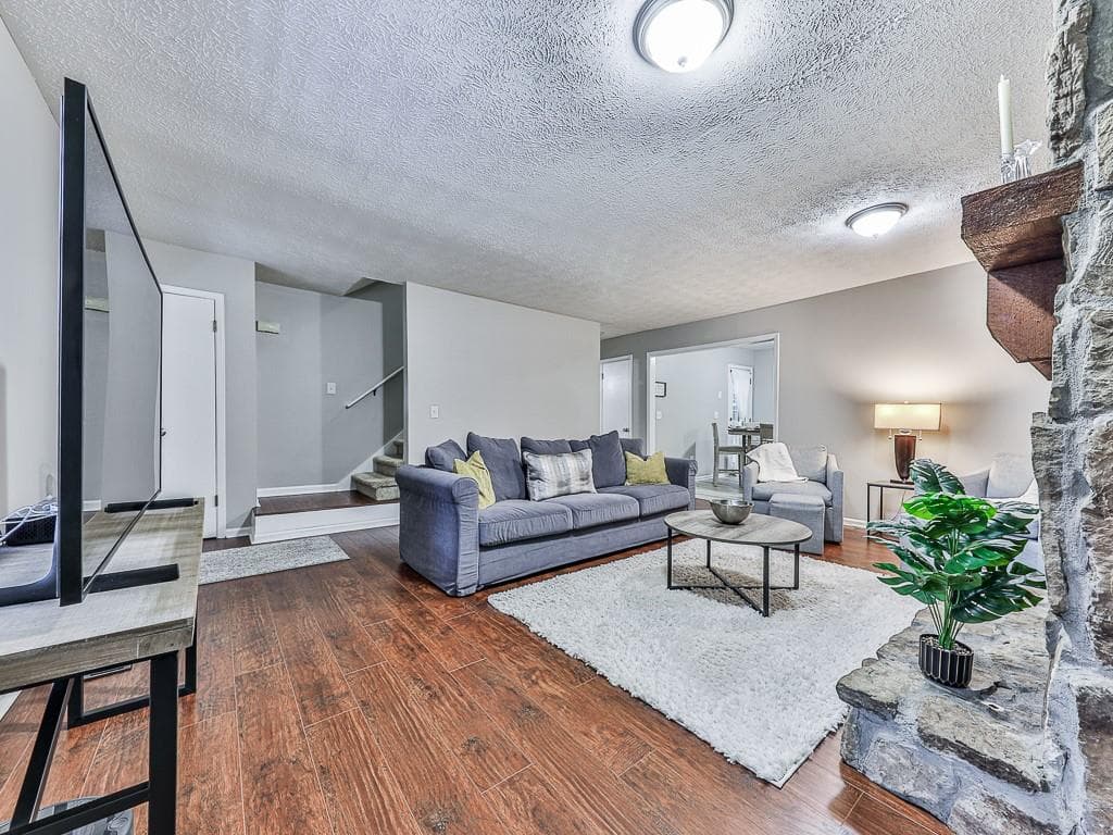 3 bedroom, 3 bathroom, 2,214 sq ft single family residence for sale at 389 Saint Albans Court, Mableton, GA 30126 — photo 3