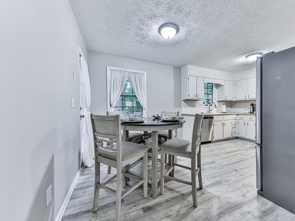 3 bedroom, 3 bathroom, 2,214 sq ft single family residence for sale at 389 Saint Albans Court, Mableton, GA 30126 — photo 5
