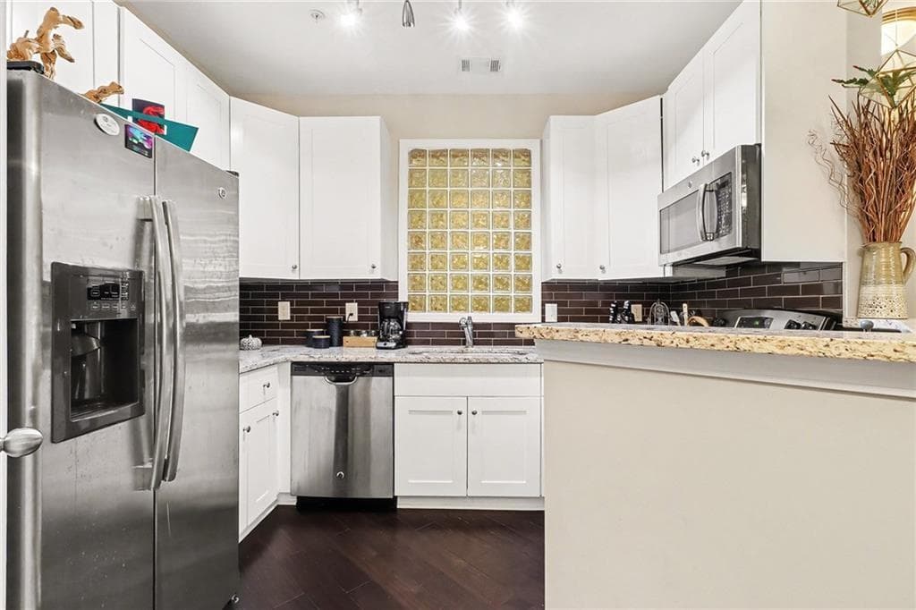 2 bedroom, 1 bathroom, 952 sq ft condominium for sale at 10 Perimeter Summit Boulevard 4432, Atlanta, GA 30319 — photo 8