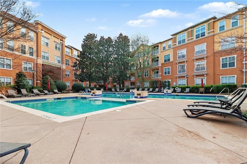 2 bedroom, 1 bathroom, 952 sq ft condominium for sale at 10 Perimeter Summit Boulevard 4432, Atlanta, GA 30319 — photo 2