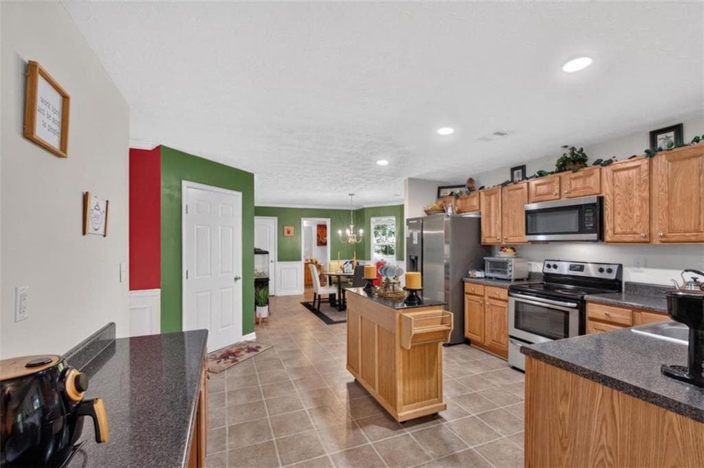 4 bedroom, 3 bathroom, 2,686 sq ft single family residence for sale at 3691 Monticello Street, Douglasville, GA 30135 — photo 9
