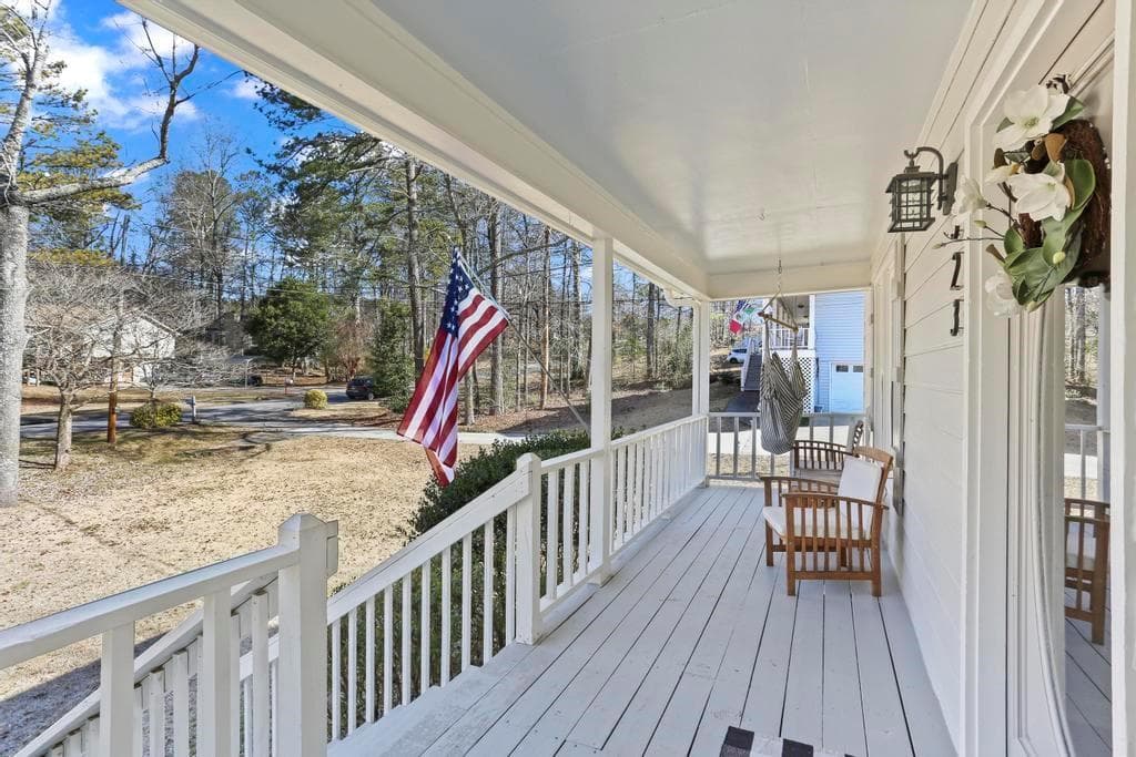 3 bedroom, 2 bathroom, 1,784 sq ft single family residence for sale at 323 West Lane, Woodstock, GA 30188 — photo 4