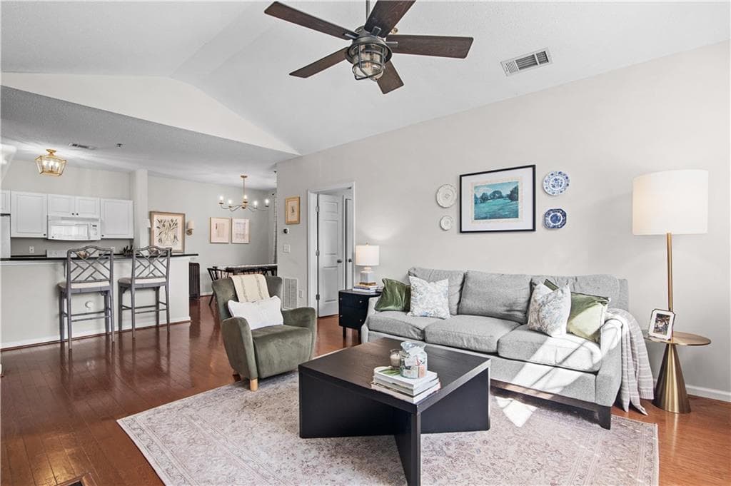 2 bedroom, 2 bathroom, 1,412 sq ft condominium for sale at 1209 Vinings Forest Lane 12, Smyrna, GA 30080 — photo 5