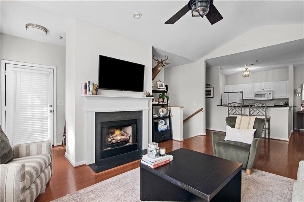 2 bedroom, 2 bathroom, 1,412 sq ft condominium for sale at 1209 Vinings Forest Lane 12, Smyrna, GA 30080 — photo 7
