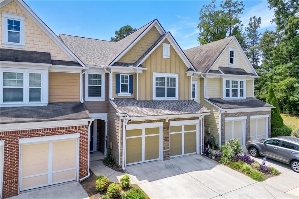 3 bedroom, 3 bathroom, 1,975 sq ft townhouse for sale at 1670 Granville Court, Lawrenceville, GA 30043 — photo 3