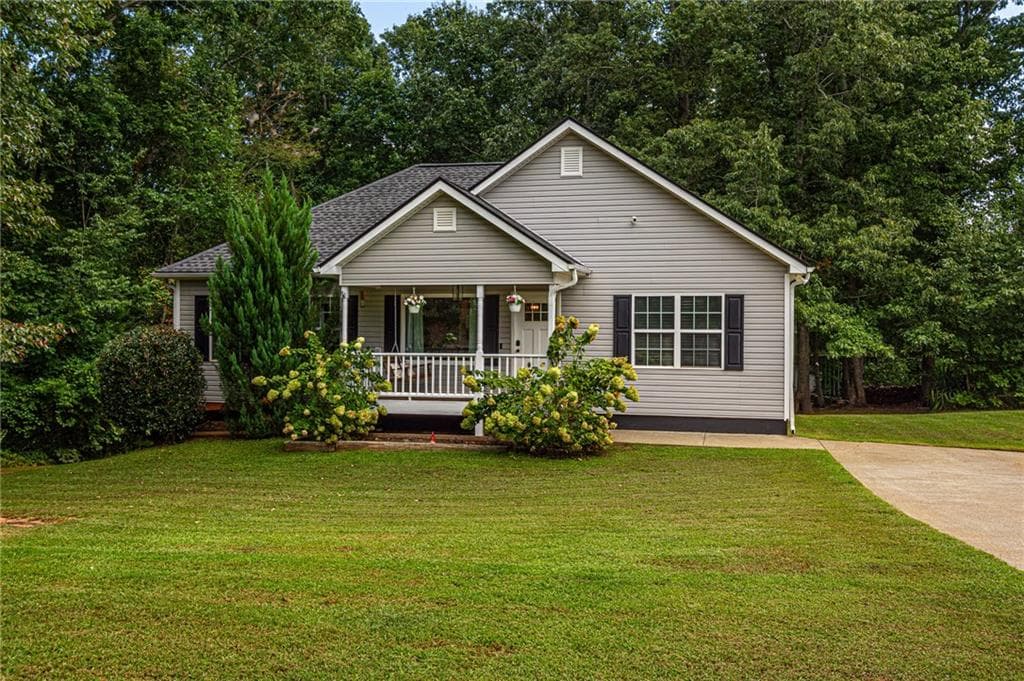 3 bedroom, 2 bathroom, 1,232 sq ft single family residence under contract at 10 Patriot Trail, Dahlonega, GA 30533