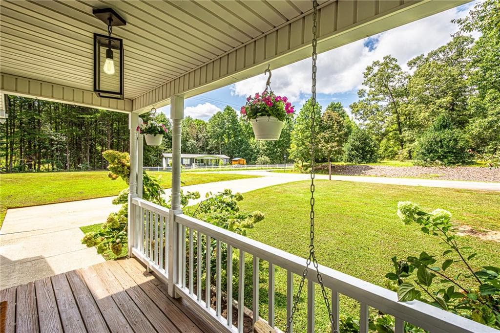 3 bedroom, 2 bathroom, 1,232 sq ft single family residence under contract at 10 Patriot Trail, Dahlonega, GA 30533 — photo 3