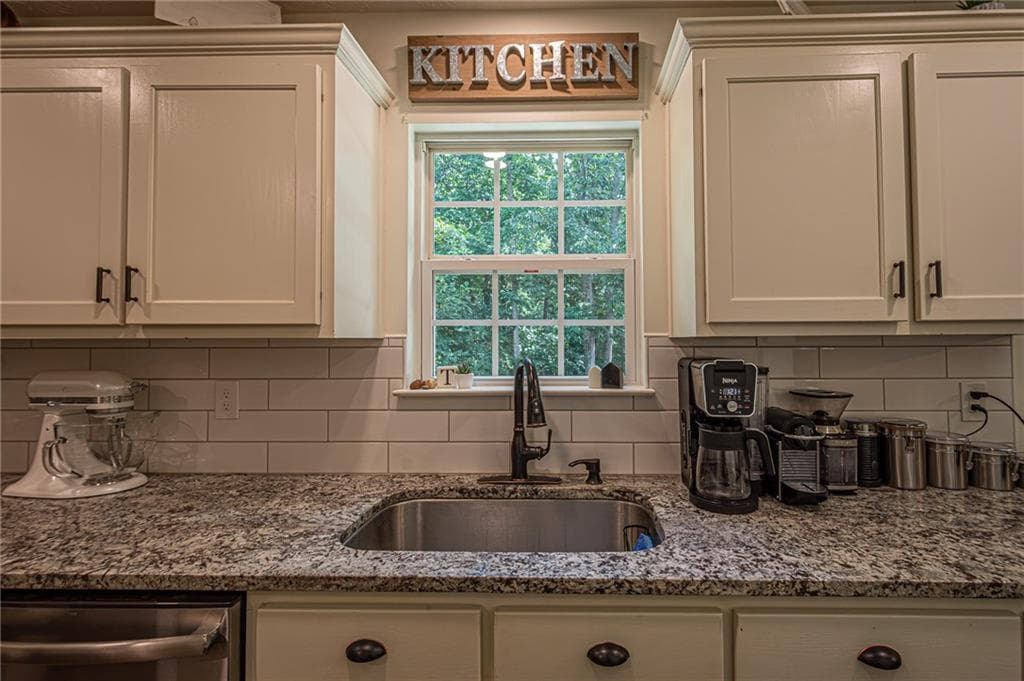 3 bedroom, 2 bathroom, 1,232 sq ft single family residence under contract at 10 Patriot Trail, Dahlonega, GA 30533 — photo 8