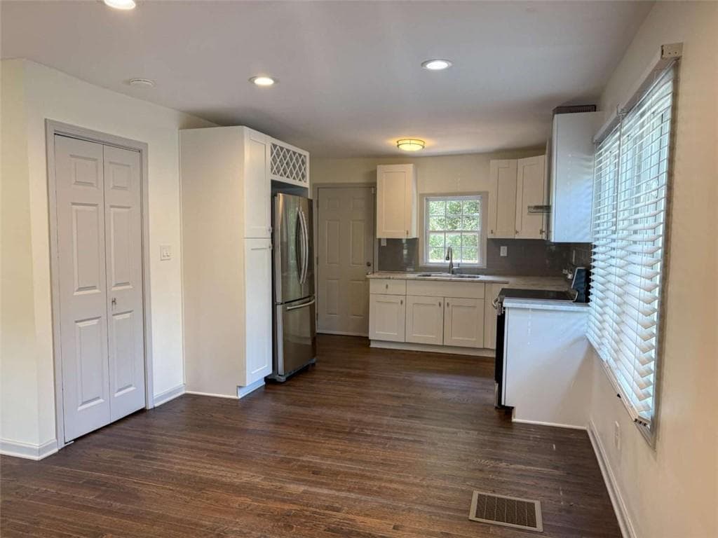 3 bedroom, 2 bathroom, 975 sq ft single family residence for rent at 2093 Verbena Street, Atlanta, GA 30314 for $1,950 a month — photo 2
