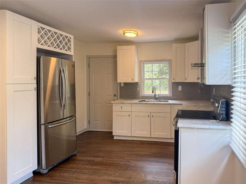 3 bedroom, 2 bathroom, 975 sq ft single family residence for rent at 2093 Verbena Street, Atlanta, GA 30314 for $1,950 a month — photo 3