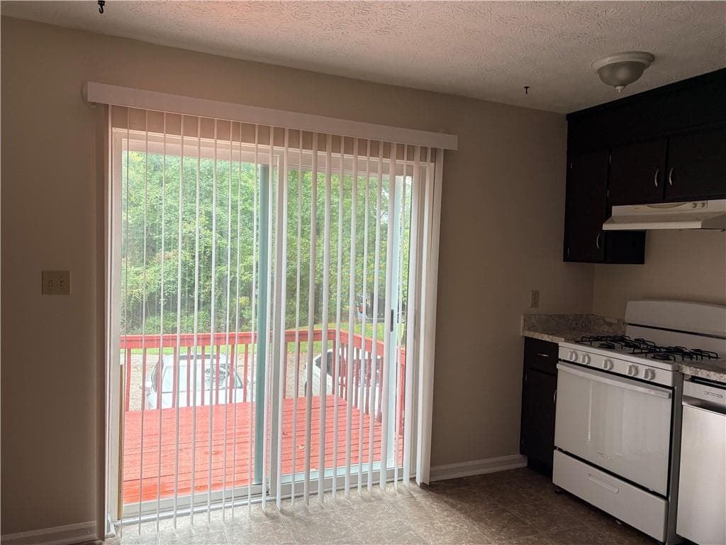 2 bedroom, 2 bathroom, 4,588 sq ft townhouse for rent at 165 Hunters Lane B, Fayetteville, GA 30215 for $1,450 a month — photo 8