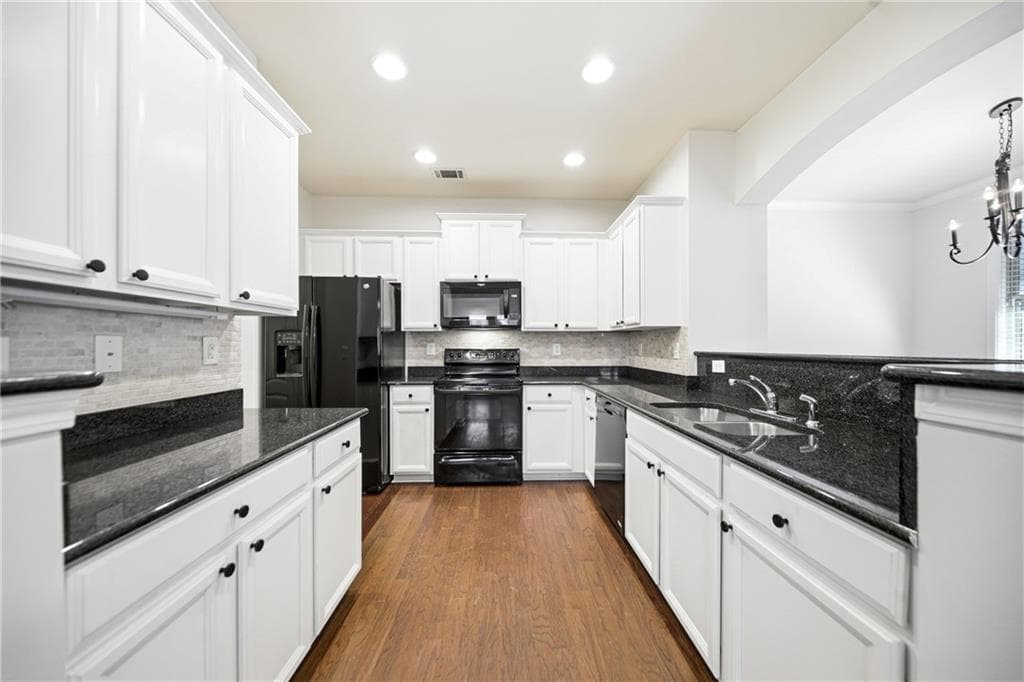 3 bedroom, 3 bathroom, 1,946 sq ft single family residence for sale at 338 Alcovy Way, Woodstock, GA 30188 — photo 2