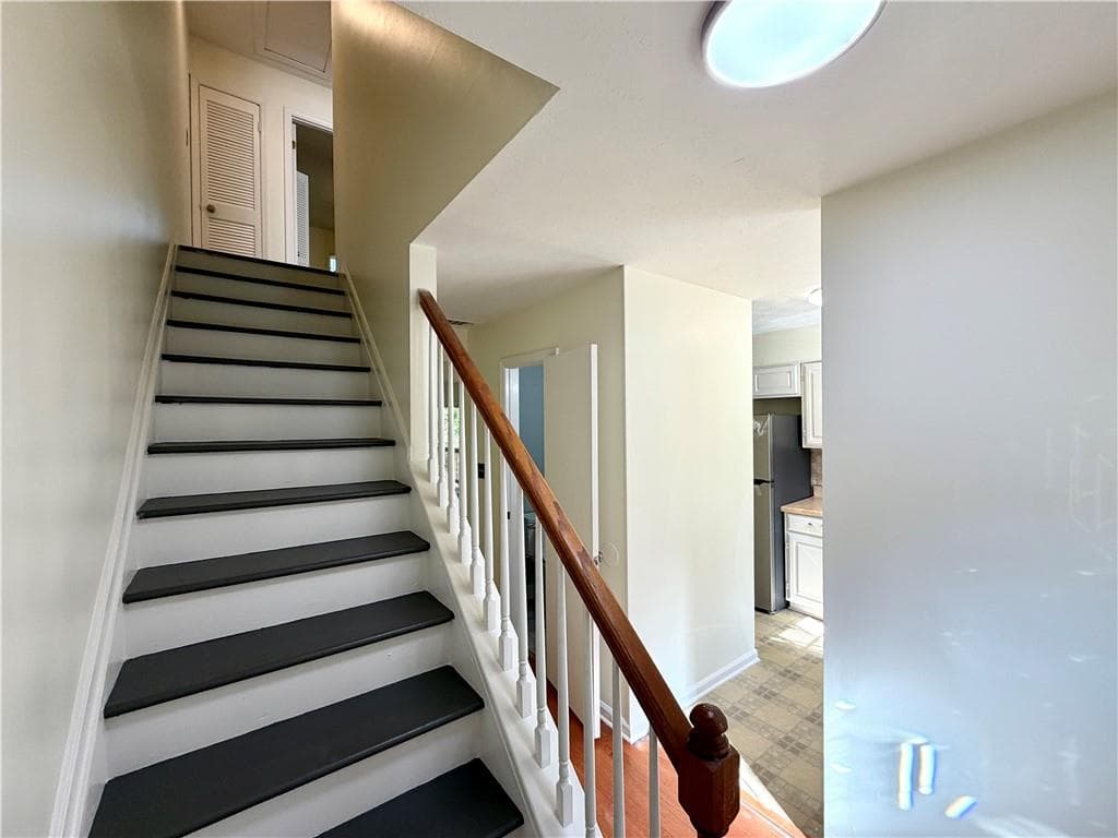 3 bedroom, 3 bathroom, 1,683 sq ft townhouse for sale at 129 Eaglewood Way, Athens, GA 30606 — photo 6