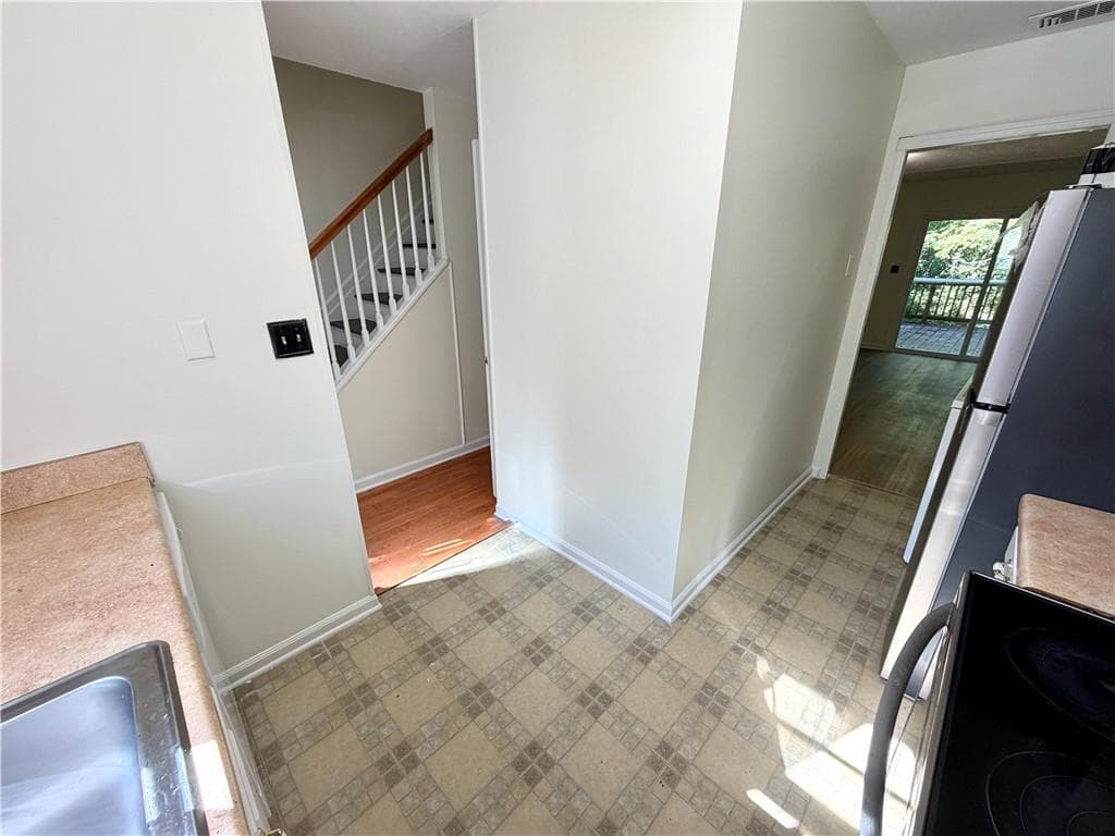 3 bedroom, 3 bathroom, 1,683 sq ft townhouse for sale at 129 Eaglewood Way, Athens, GA 30606 — photo 7