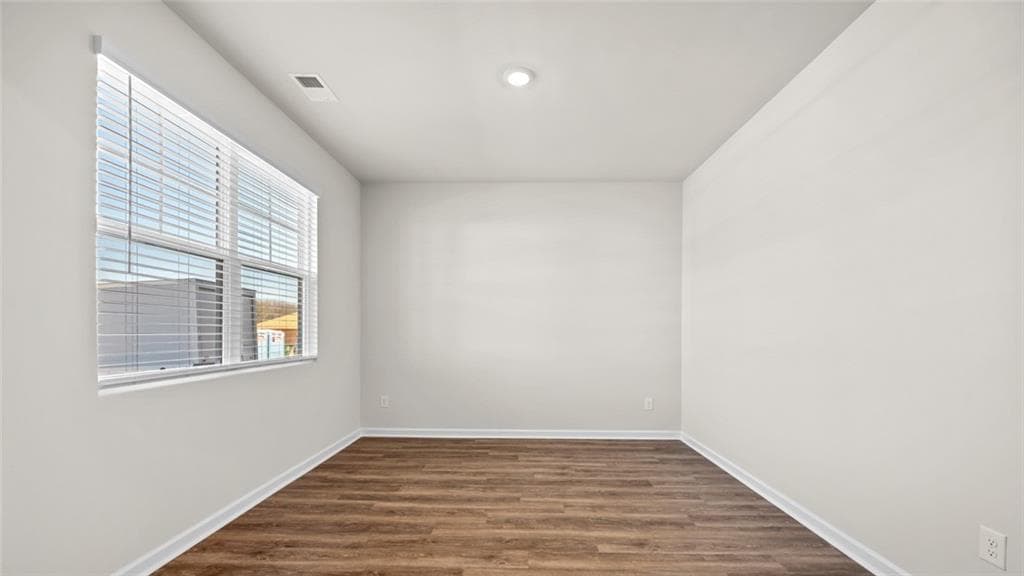 5 bedroom, 3 bathroom, 2,511 sq ft single family residence for sale at 180 Pinemarrow Trail, Stockbridge, GA 30281 — photo 4