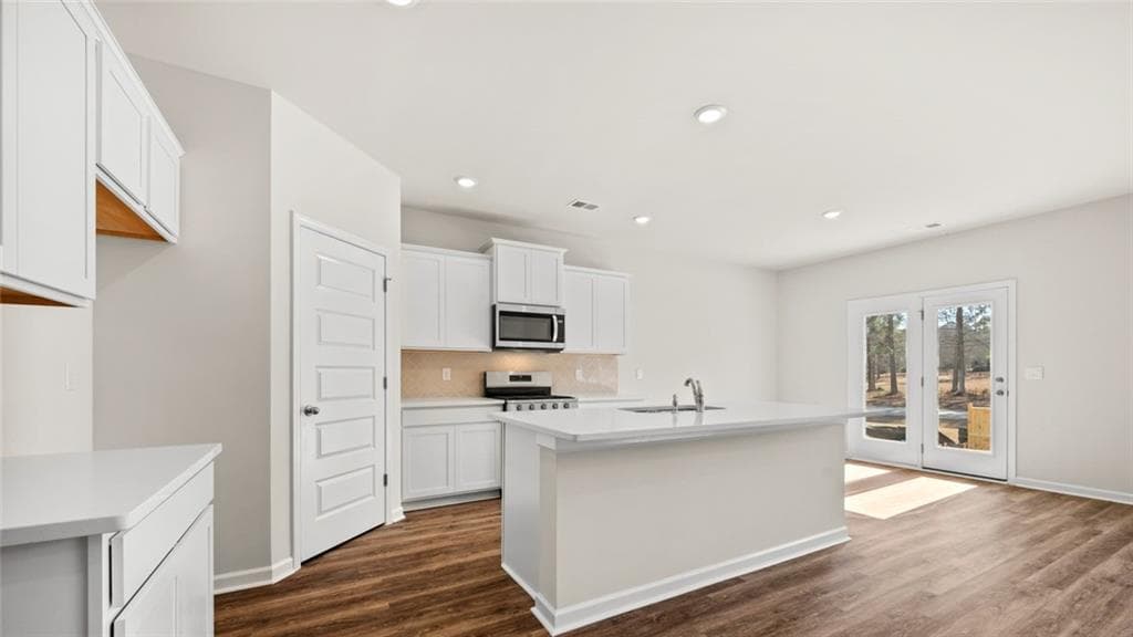 5 bedroom, 3 bathroom, 2,511 sq ft single family residence for sale at 180 Pinemarrow Trail, Stockbridge, GA 30281 — photo 5
