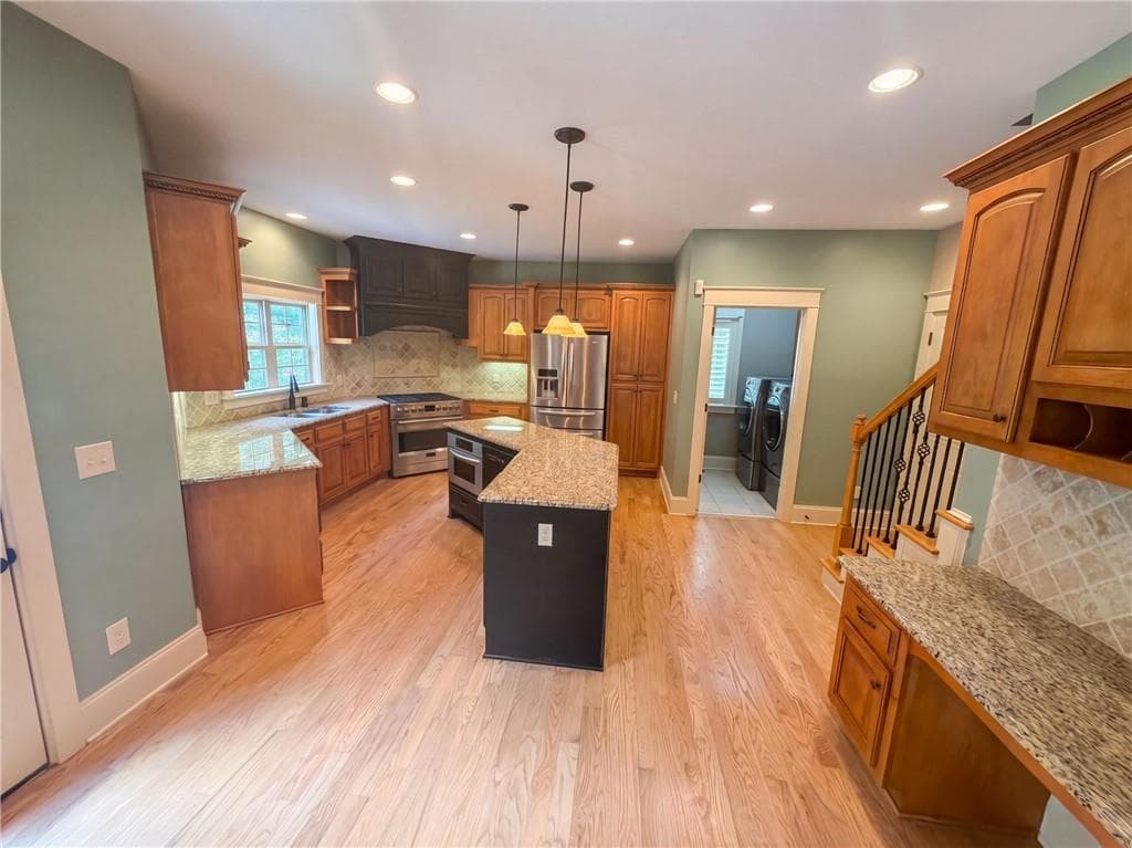 4 bedroom, 3 bathroom, 5,070 sq ft single family residence under contract at 109 Jolie Lane, Sharpsburg, GA 30277 — photo 2