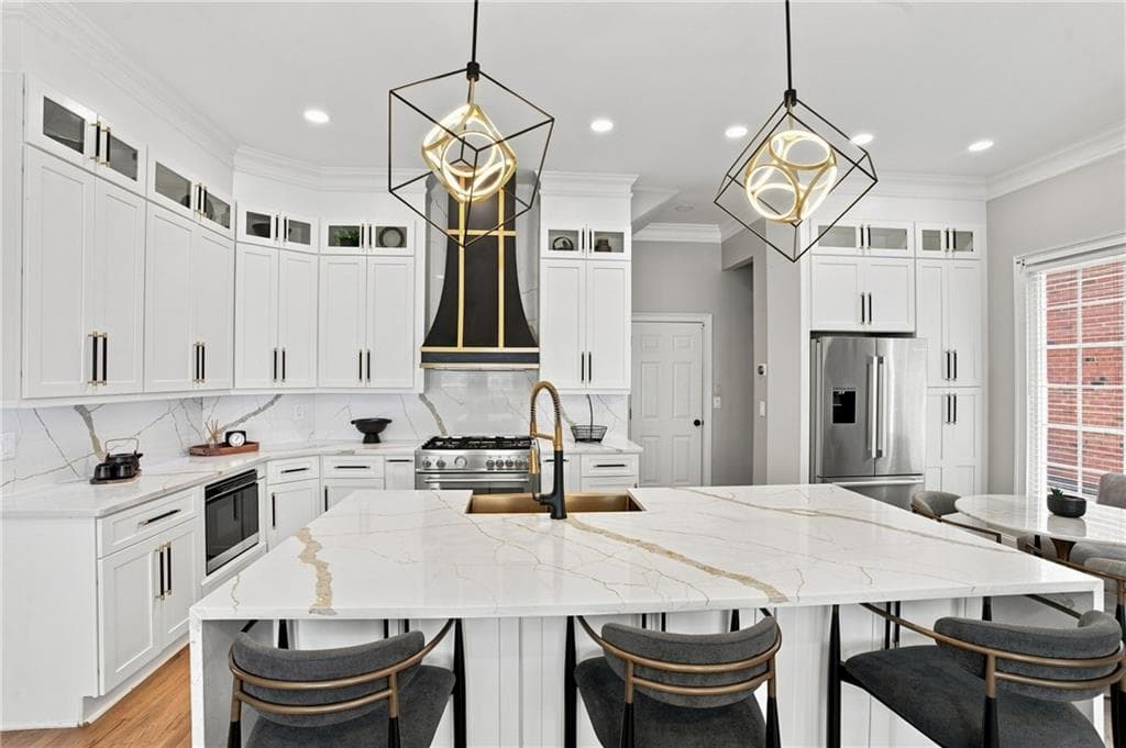 6 bedroom, 5 bathroom, 4,500 sq ft single family residence for sale at 1003 Wescott Lane, Sandy Springs, GA 30319 — photo 3